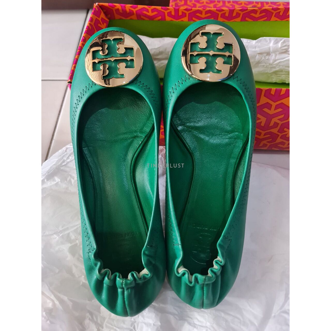 sepatu flats Tory Burch Reva Derby Green Flats Tinkerlust